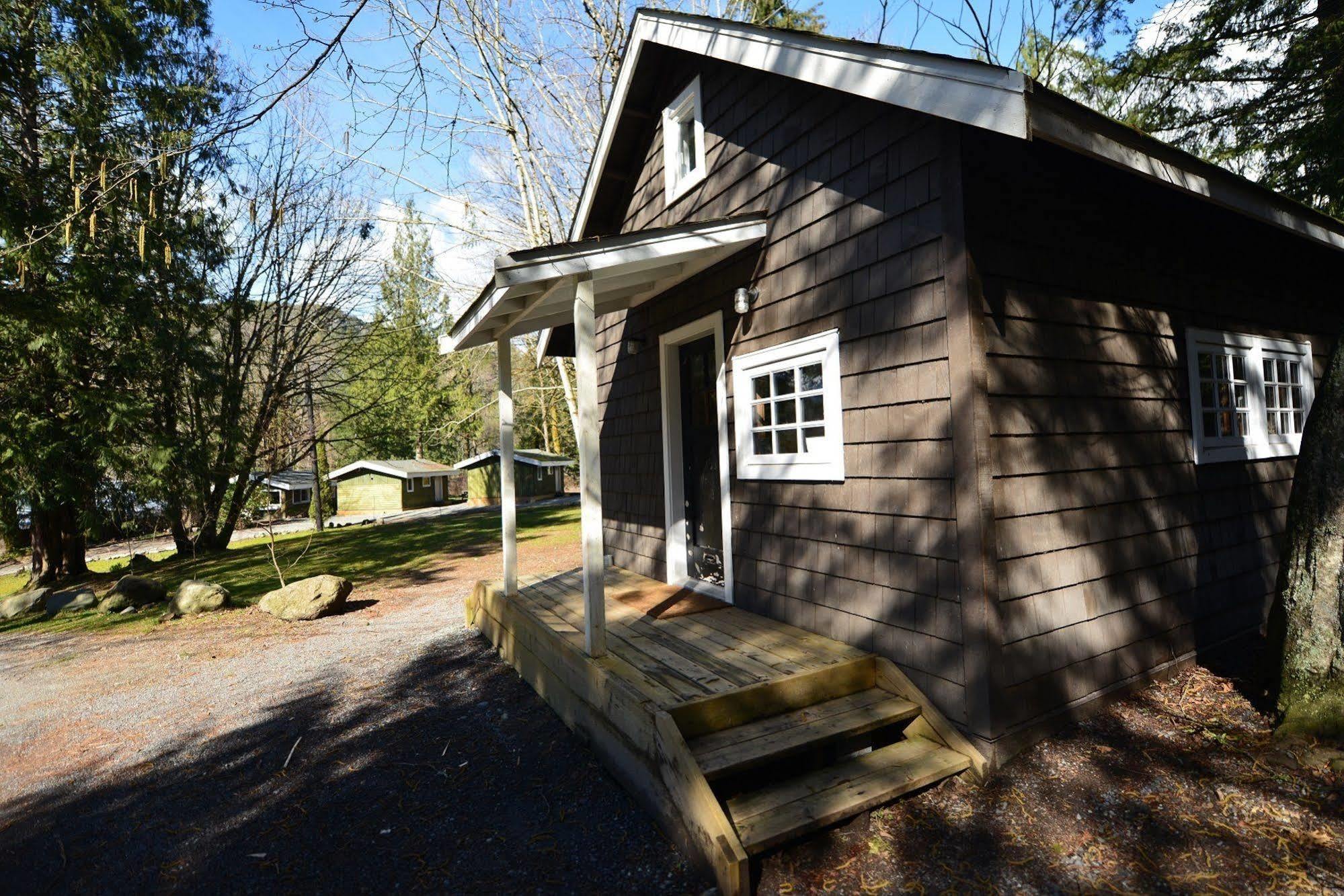 Resort Sunwolf Riverside Brackendale